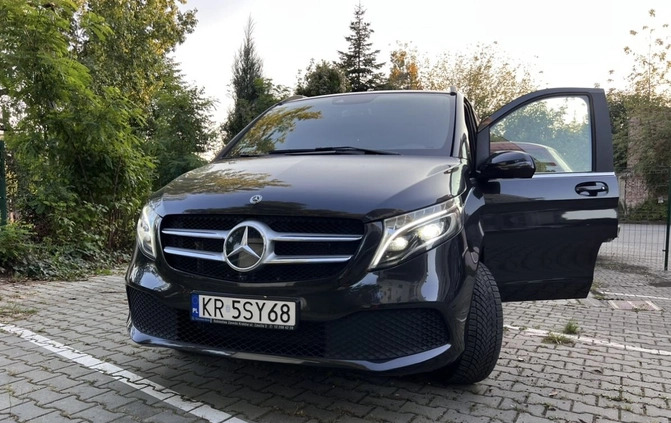 Mercedes-Benz Klasa V cena 329000 przebieg: 18000, rok produkcji 2021 z Kraków małe 379